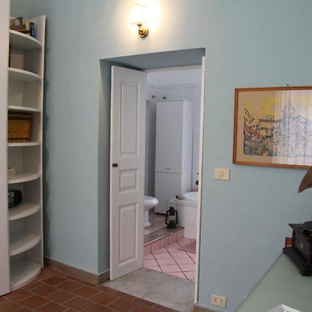 Casa Vacanza Icaros, Ortigia Hictoric Center, 200 Mt From The Beach Syracuse Exterior photo
