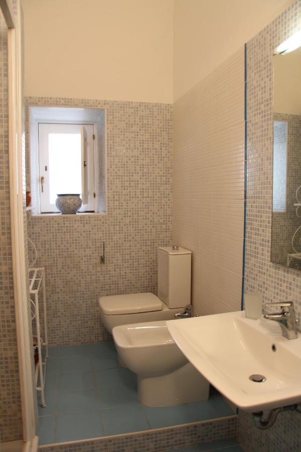 Casa Vacanza Icaros, Ortigia Hictoric Center, 200 Mt From The Beach Syracuse Exterior photo